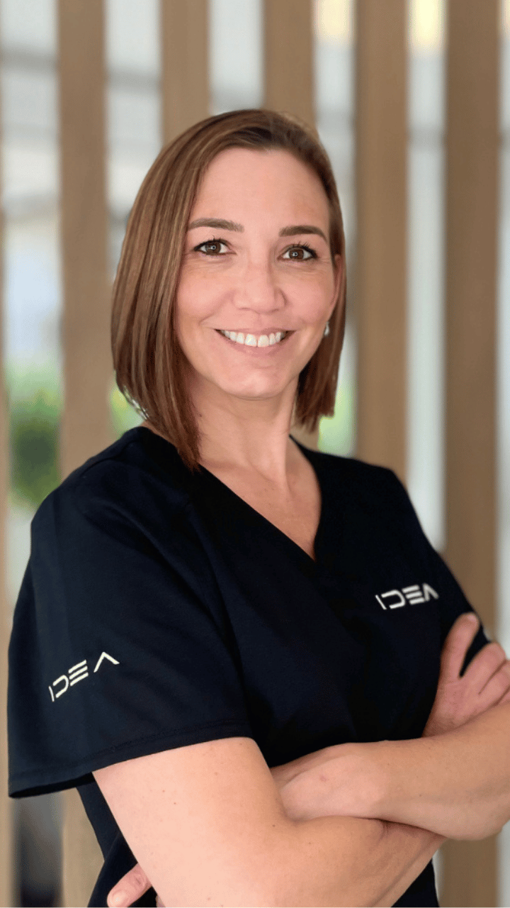 Dra. Eliana Britez, especialista en rehabilitación oral y prótesis sobre implantes en Clínica IDEA, Retiro Madrid