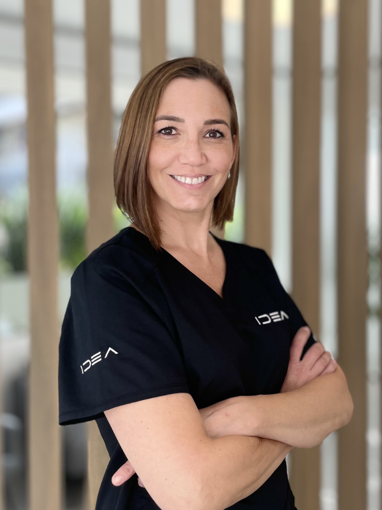 Dra. Eliana Britez, especialista en rehabilitación oral y prótesis sobre implantes en Clínica IDEA, Retiro Madrid