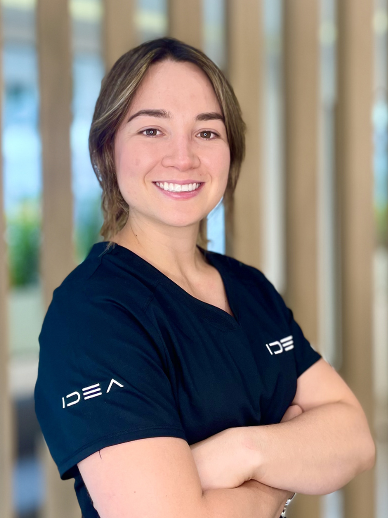 Retrato de Tatiana Villegas, nutricionista en Clínica Dental IDEA especializada en salud digestiva y hábitos alimentarios.